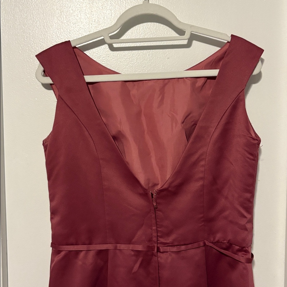 Elegant Rosewood Sleeveless Gown View 3